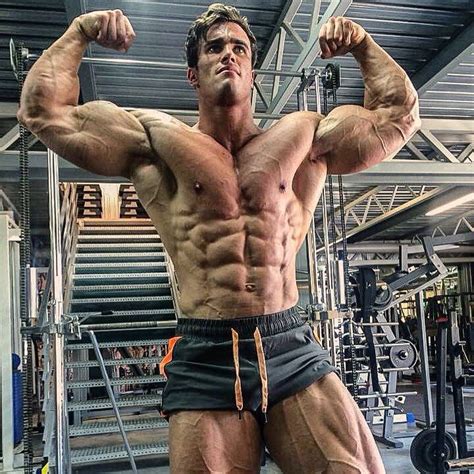 calum von moger body